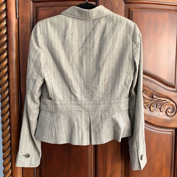 Loft 2 piece pant suit- size 2 and 4 - Picture 5 of 12